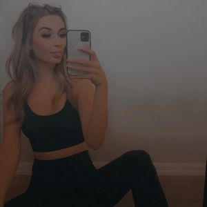 Meet your Posher, Demi